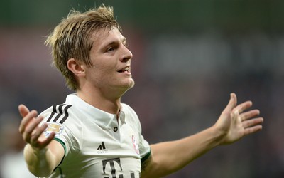 猫头鹰体育精华-C罗与德约科维奇跨界互动